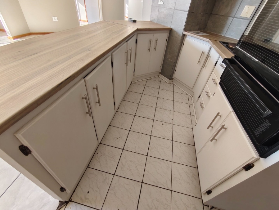 To Let 3 Bedroom Property for Rent in Langenhovenpark Free State